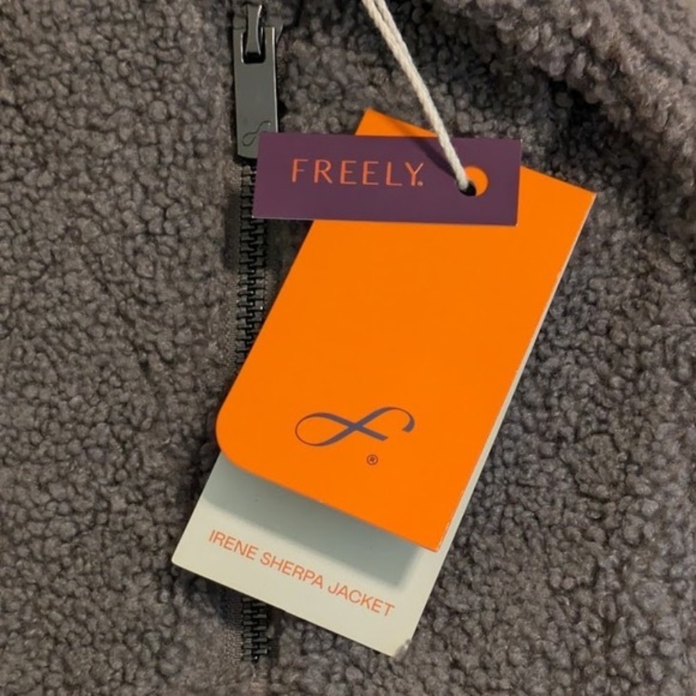 NWT Freely Irene Sherpa Jacket Gray L Women's Gorpcore Outdoor Fleece Hooded Zip - Picture 6 of 8